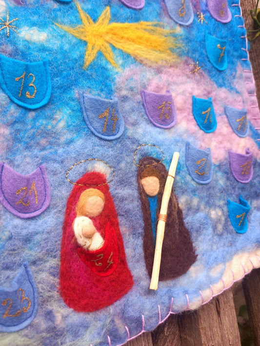 Vlněný adventní kalendář "Čtvercový do fialova"